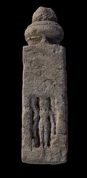 Deity in the niche in the pillar  